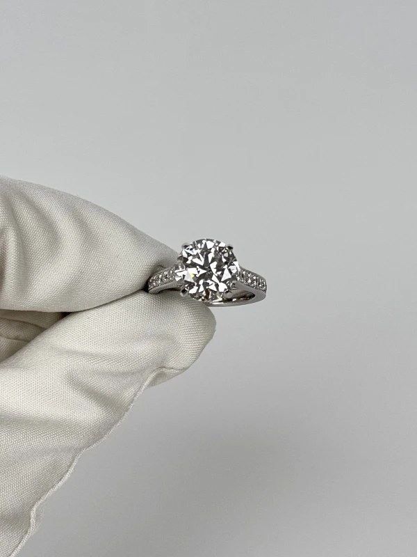 Earrings without a brand ROUND DIAMOND 5.19 CT F/VS1 RING (GIA) NN 5.19 CT F/VS1 2