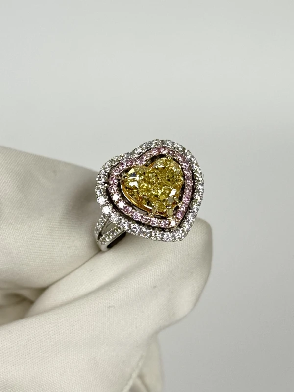 СЕРЬГИ NO NAME HEART DIAMOND 3.07 CT FANCY YELLOW/INTERNALLY FLAWLESS RING (GIA) NN3.07FY 3