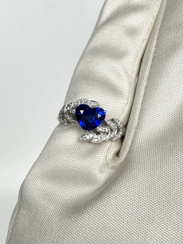 No name HEART SAPPHIRE 1.34 CT VIVID BLUE RING (SIZE 52) SAP 1.34 CT 3