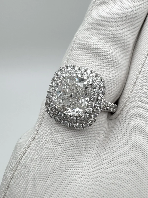 Earrings without a brand DIAMOND RING CUSHION 3.02 CT E/VS2 (GIA) 3.02 CT E/VS2 (GIA) 4