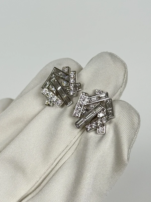 GRAFF THREANDS STUD EARRINGS RGE1504 4