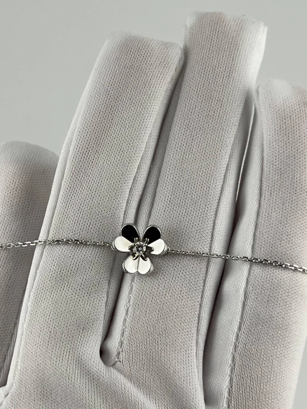 Van Cleef & Arpels FRIVOLE BRACELET, MINI MODEL VCARP0J500 4