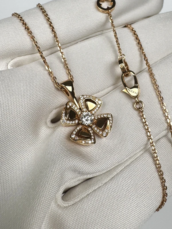 Bvlgari Fiorever Pendant 356223 6