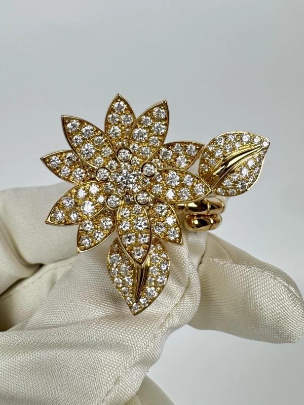 Van Cleef & Arpels LOTUS RING (SIZE 50) Van Cleef & Arpels240210 4