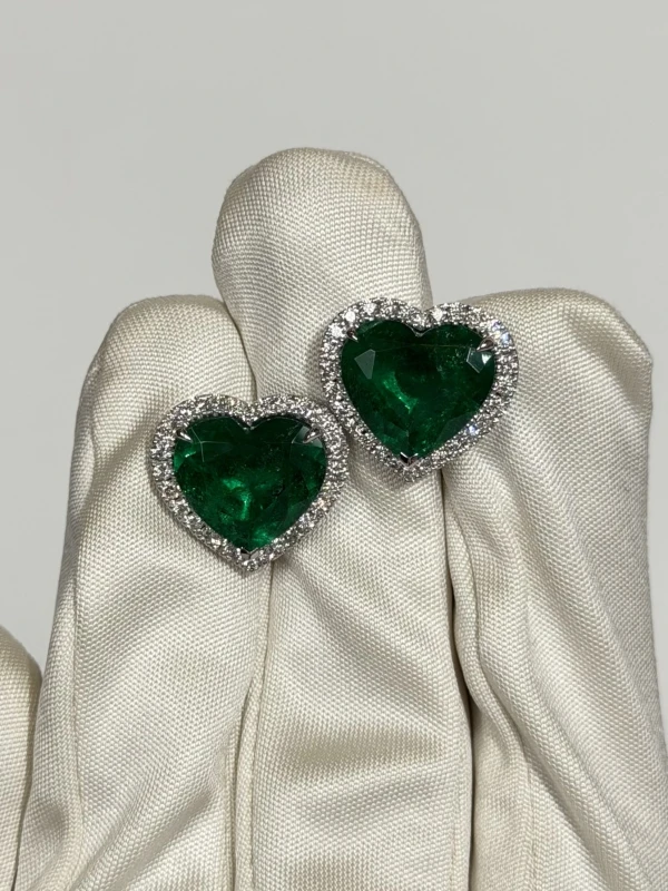No name COLOMBIA HEART EMERALD 4.61 - 3.89 CT MUZO GREEN EARRINGS (GRS) NN4.61-3.89 3
