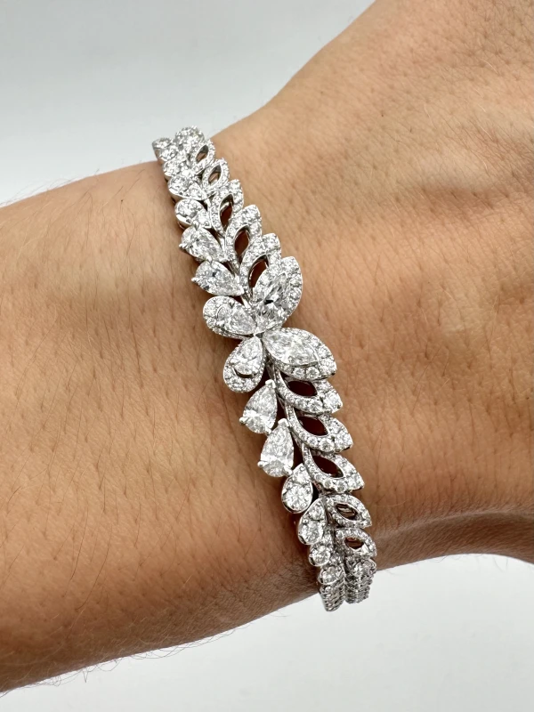 GRAFF Butterfly Diamond Bracelet White Gold RGB689 4