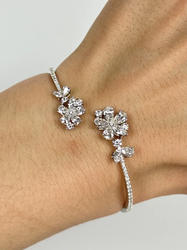 GRAFF White Gold White Multi Shape Diamond Carissa Bracelet (SIZE 16.5) RGB288-165 5