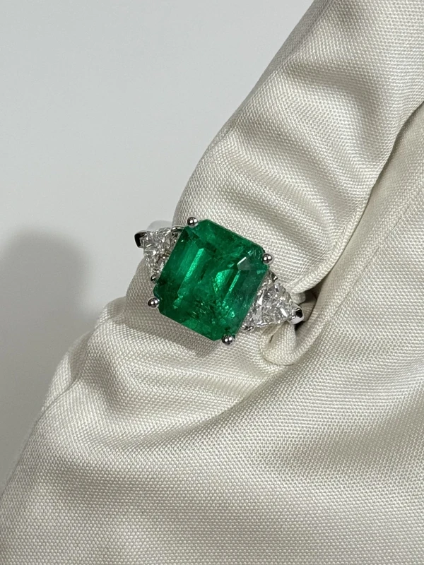 No name EMERALD 6.57 CT VIVID GREEN RING, COLOMBIA NN6.57 4