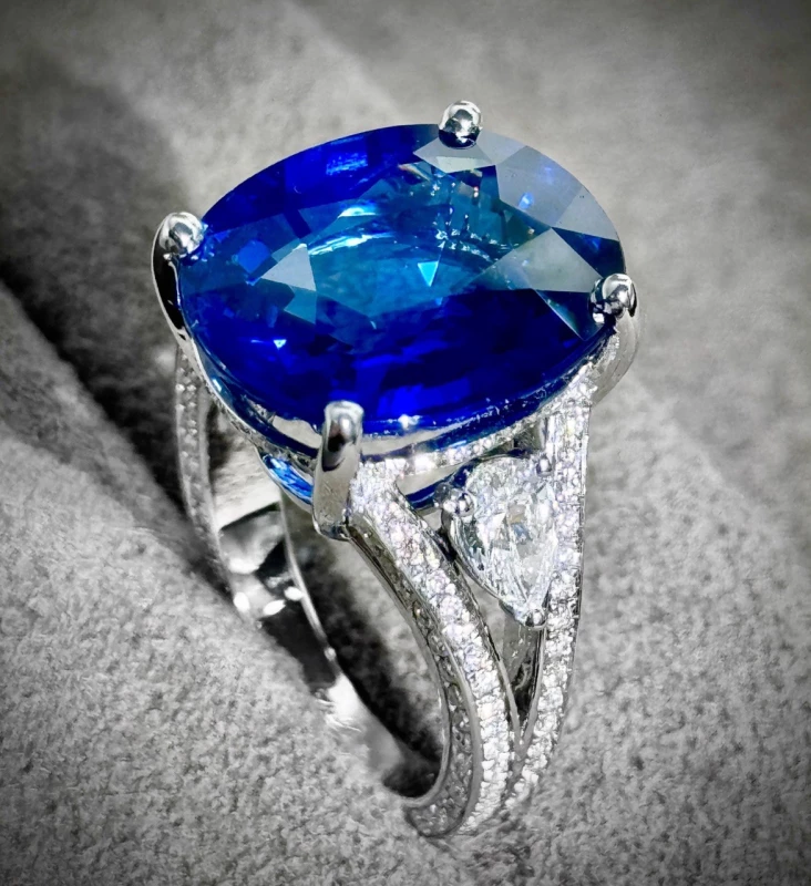 СЕРЬГИ NO NAME SAPHIRE AND DIAMOND RING 15.40 CT VIVID BLUE 15.40 CT VIVID BLUE 6