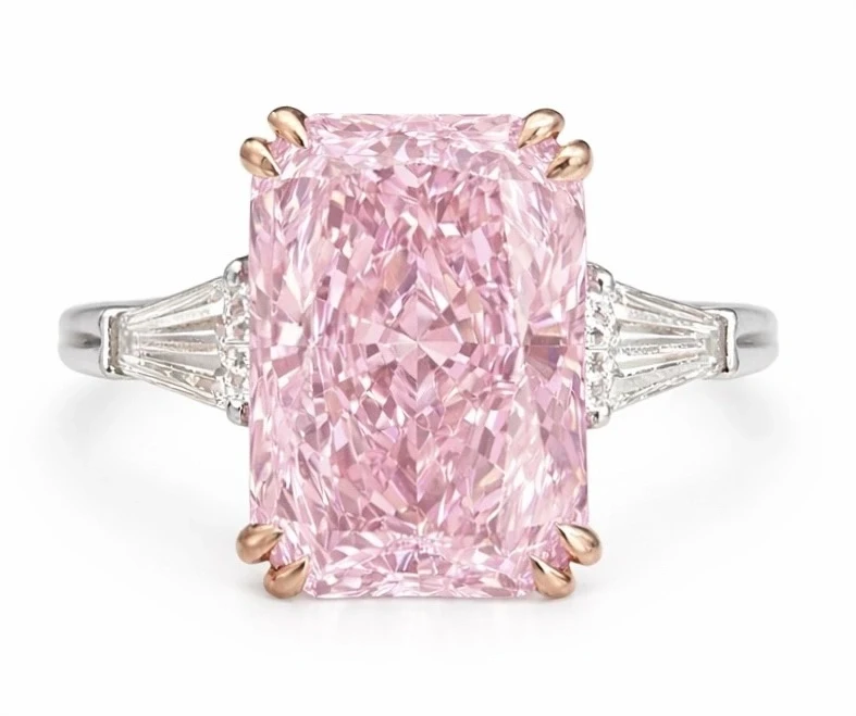 RADIANT DIAMOND 6.24 CT FANCY VIVID PINK*/VVS1 RING (GIA)
