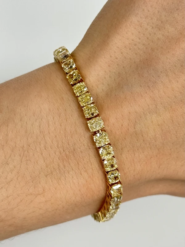 No name CUSHION DIAMOND 20.40 CT  LIGHT YELLOW/VS BRACELET NN20.40ct 4