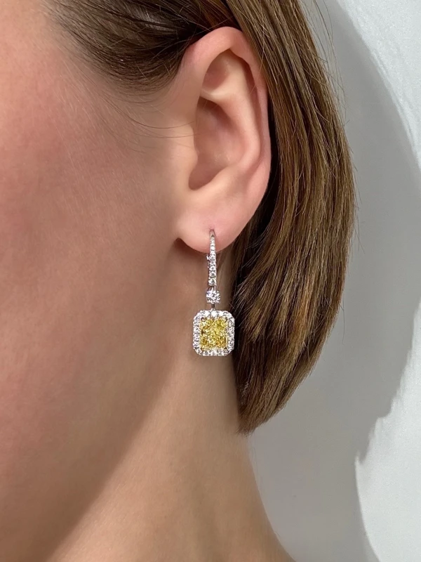 Earrings without a brand RADIANT DIAMOND 3.01 - 3.01 CT FANCY LIGHT YELLOW/VVS1-VVS2 EARRINGS (GIA) NN3.01-3.01FLY 2