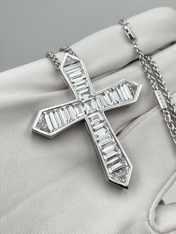 Graff BAGUETTE CUT DIAMOND CROSS PENDANT RGP 9.78 5