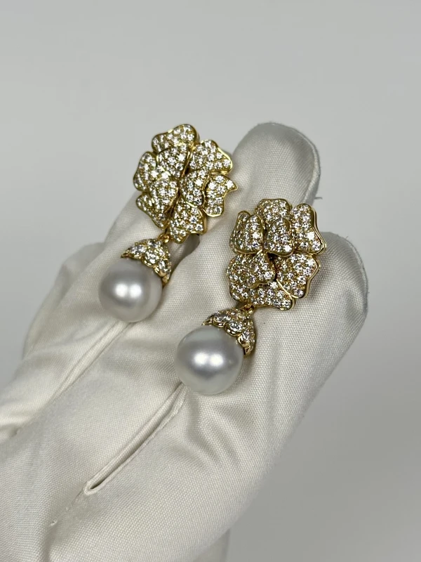 Van Cleef & Arpels. VINTAGE EARRINGS WITH DIAMONDS AND PEARLS VCAPEARL 3