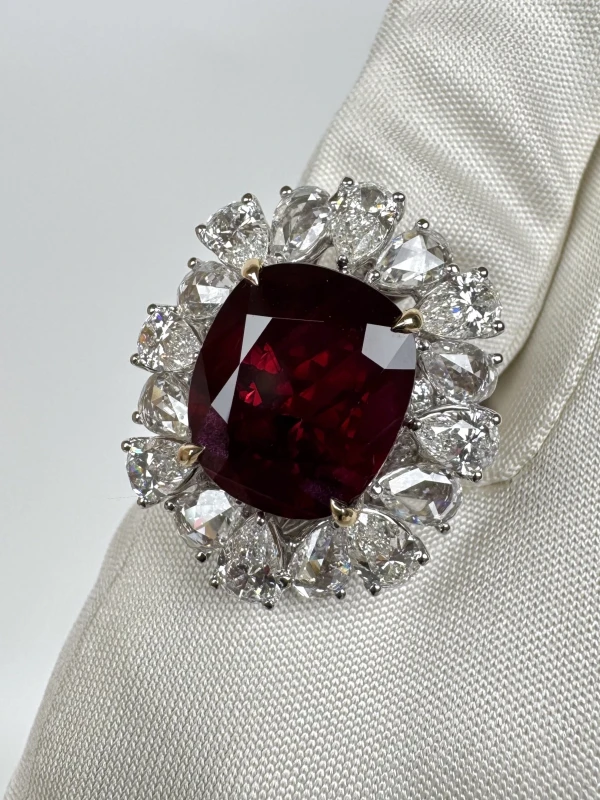 Earrings without a brand MOZAMBIQUE RUBY 10.02 CT "PIGEON BLOOD" RING (No hited) (GRS) R10.02CT 7