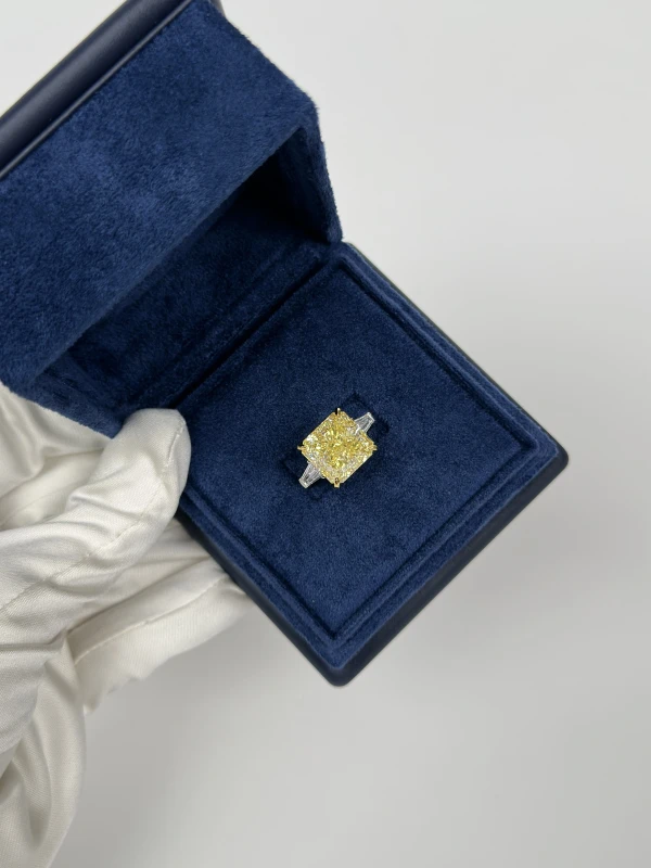 СЕРЬГИ NO NAME RADIANT DIAMONDS 15.53 CT FANCY YELLOW/VS1 RING (GIA) NN15.53 6