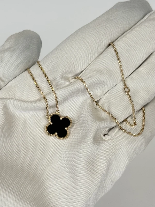 Van Cleef & Arpels VINTAGE ALHAMBRA ONYX PENDANT VCARA45800 3