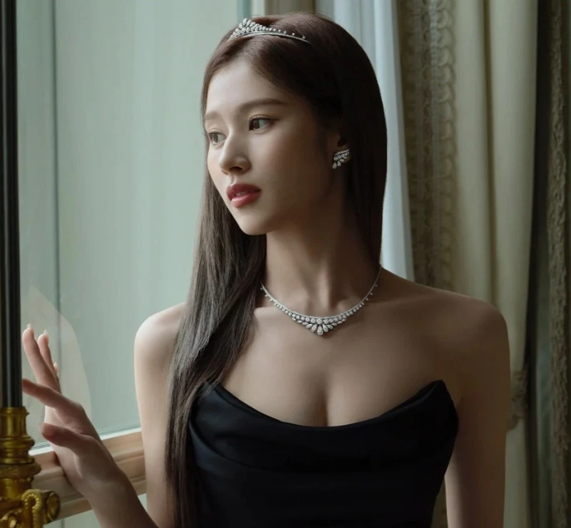 GRAFF White Gold White Pear Shape and Round Diamonds 15.76 ct Necklace RGN976 3