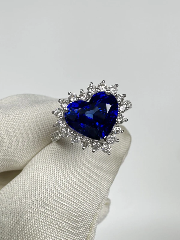Earrings without a brand HEART SAPPHIRE 3.38 ROYAL BLUE RING (SIZE 51) SAP 3.38 CT 2