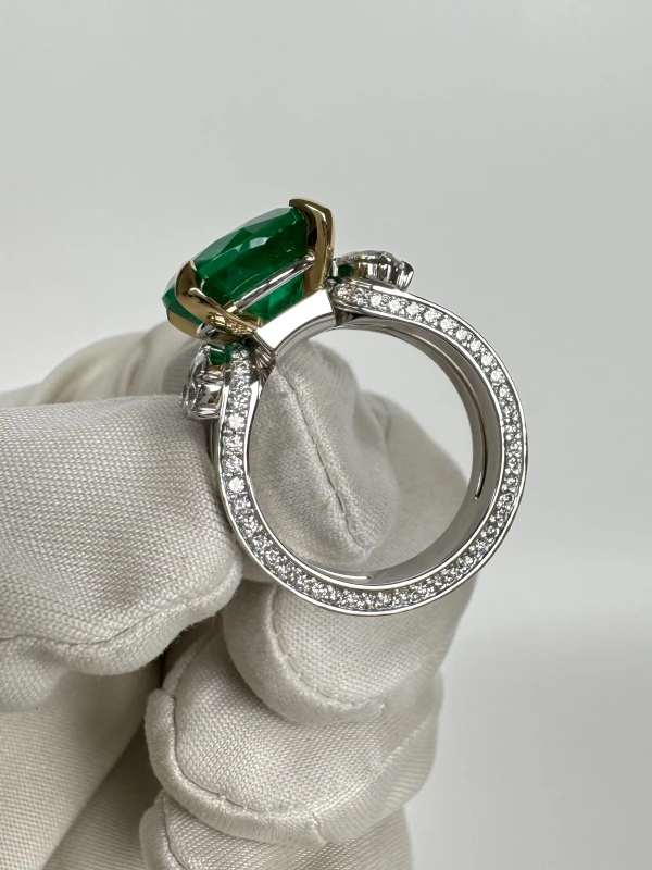No name COLOMBIA EMERALD 6.06 CT GREEN RING (GRS) Em6.06 3