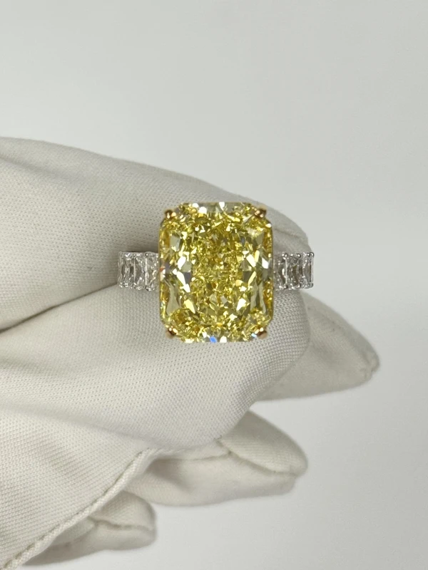 Earrings without a brand RADIANT DIAMOND 11.12 CT FANCY YELLOW/VS1 RING (GIA) NN11.12FY 2