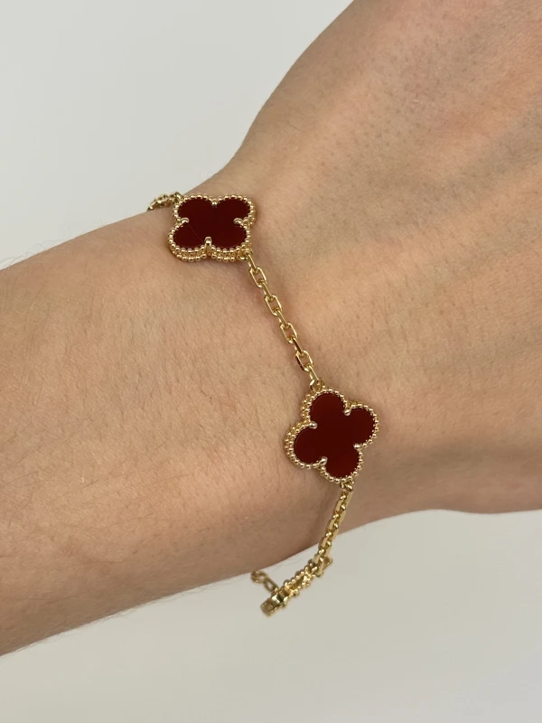 Van Cleef & Arpels. VINTAGE ALHAMBRA BRACELET, 5 MOTIFS VCARD35500 2