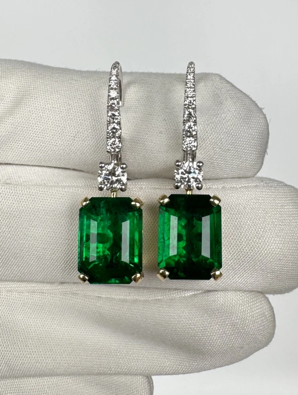 DeRosa Emerald 6.02 - 5.43 ct Vivid Green Earrings (GRS) E929727 3