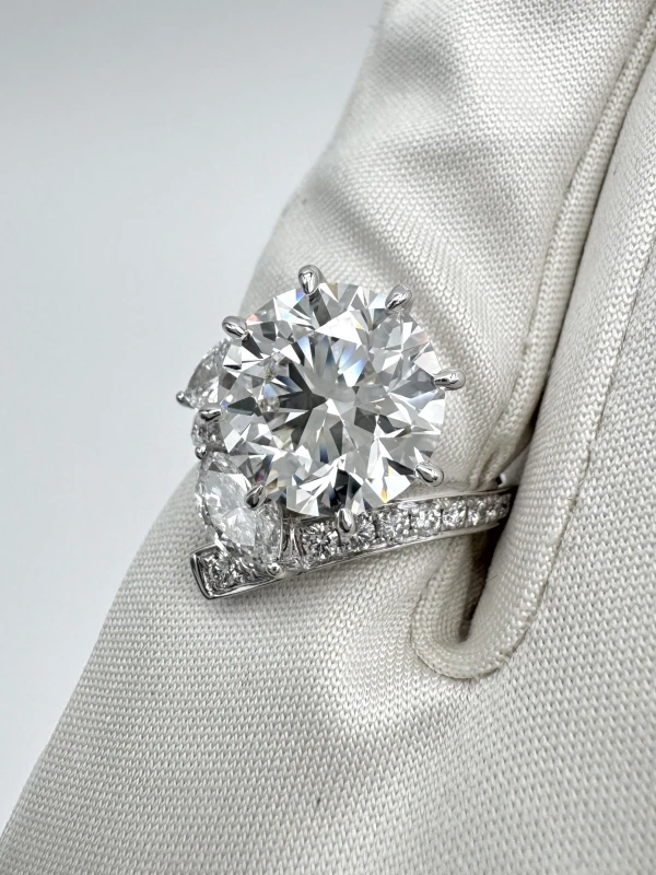 Earrings without a brand ROUND DIMOND 5.01 CTG/VS1 RING (GIA) 122650 5.01 CT G/VS1 3