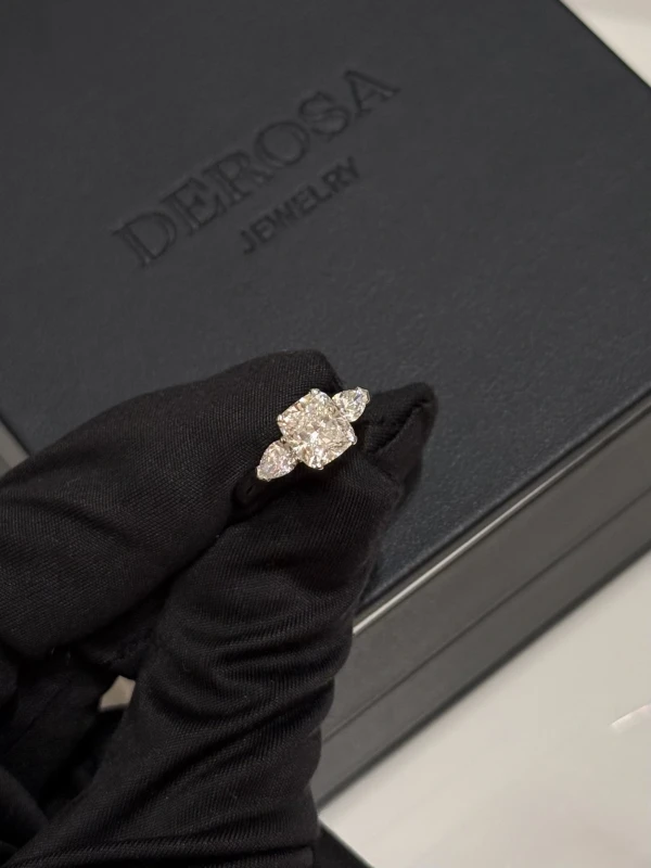 DeRosa CUSHION DIAMOND RING 2.55 CT (GIA) R555676 2