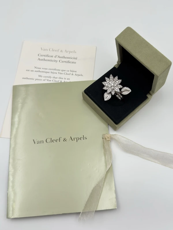 Van Cleef & Arpels LOTUS BETWEEN THE FINGER RING (SIZE 52) VCARP1ND00-52 7