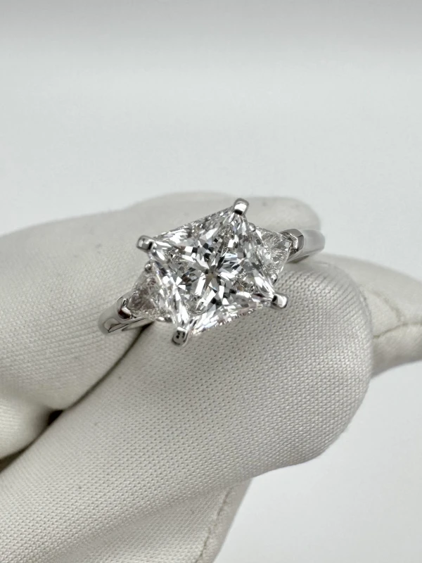 Graff PRINCESS DIAMOND 1.59 CT F/VS2 RING (GIA) GR 1.59 CT 2
