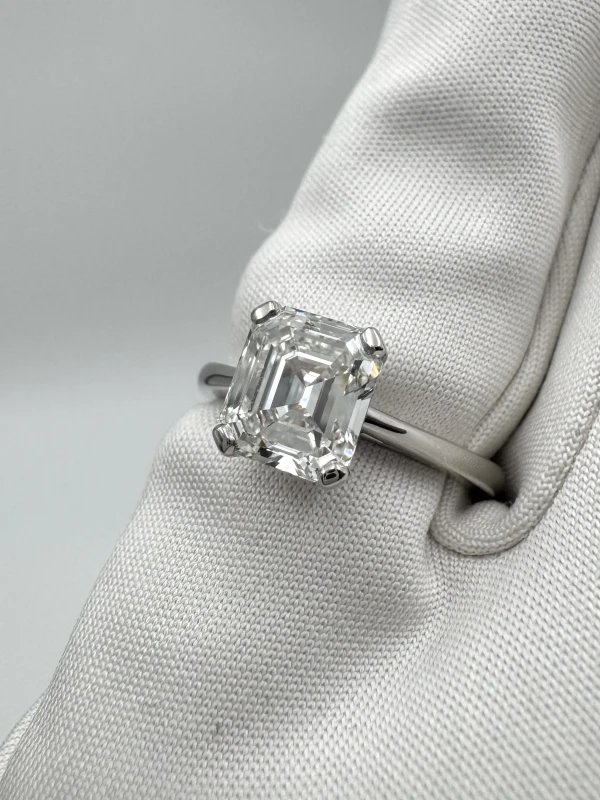 Graff EMERALD DIAMOND 2.18 CT I/INTERNALLY FLAWLESS RING (SIZE 51) GIA RGR2.18CT 4