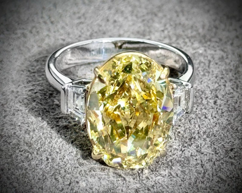 No name DIAMOND RING 7.08 СТ FANCY YELLOW/VS1 7.08 СТ FANCY YELLOW/VS1 3