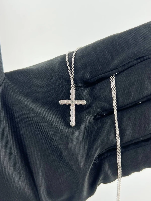 Tiffany & Co DIAMOND 0.77 CT CROSS PENDANT MEDIUM MODEL 22660837 4