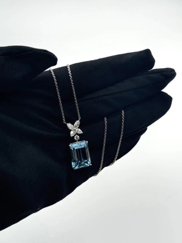 Harry Winston AQUAMARINE AND DIAMOND PENDANT 15.58 CT 233788 5