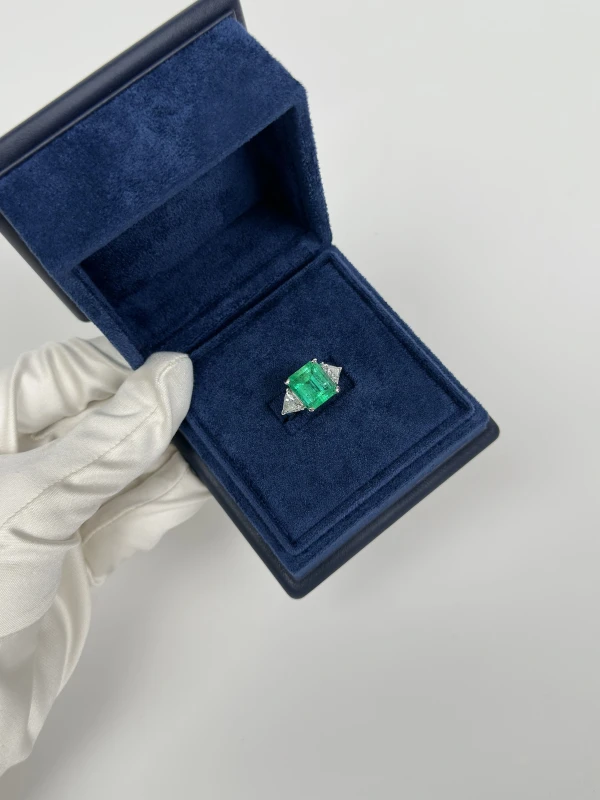 СЕРЬГИ NO NAME EMERALD 6.46 CT GREEN RING (SIZE 50) NN6.46 6