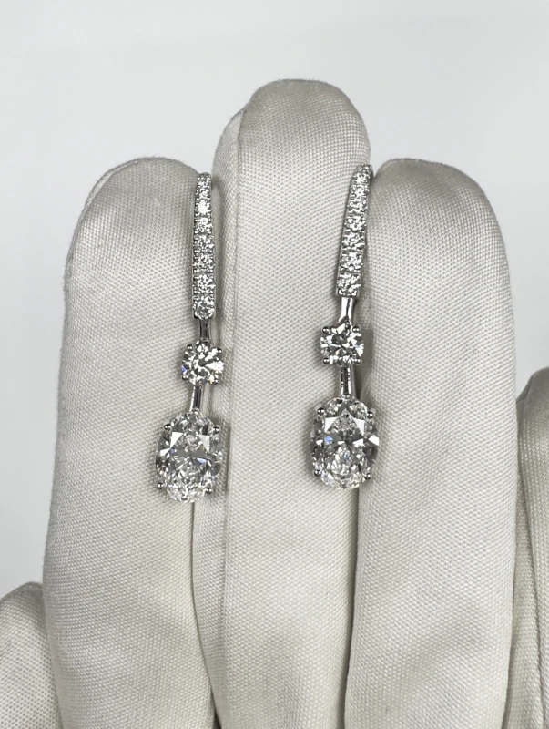 Earrings without a brand OVAL DIAMOND 2.01 - 2.01 CT E/VS2 EARRINGS (GIA) 2.01-2.01e/vs 3