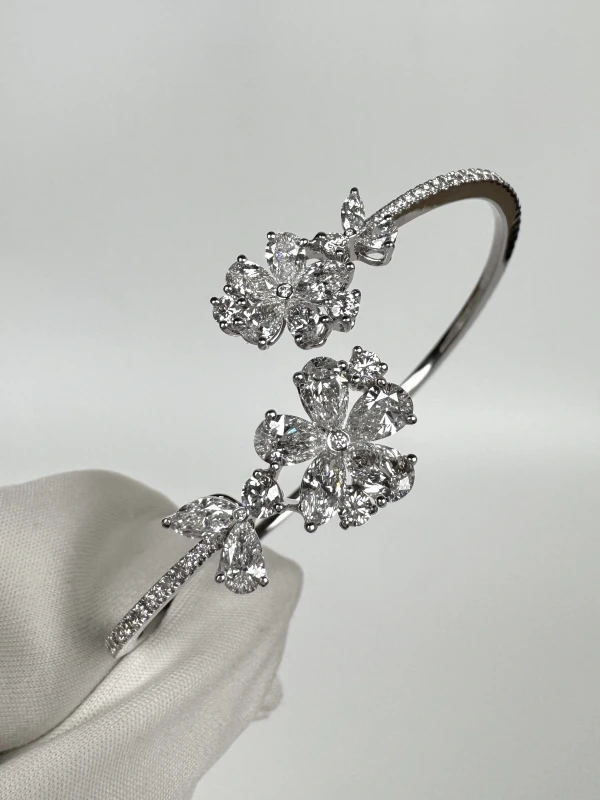 GRAFF White Gold White Multi Shape Diamond Carissa Bracelet (SIZE 16.5) RGB288-165 3