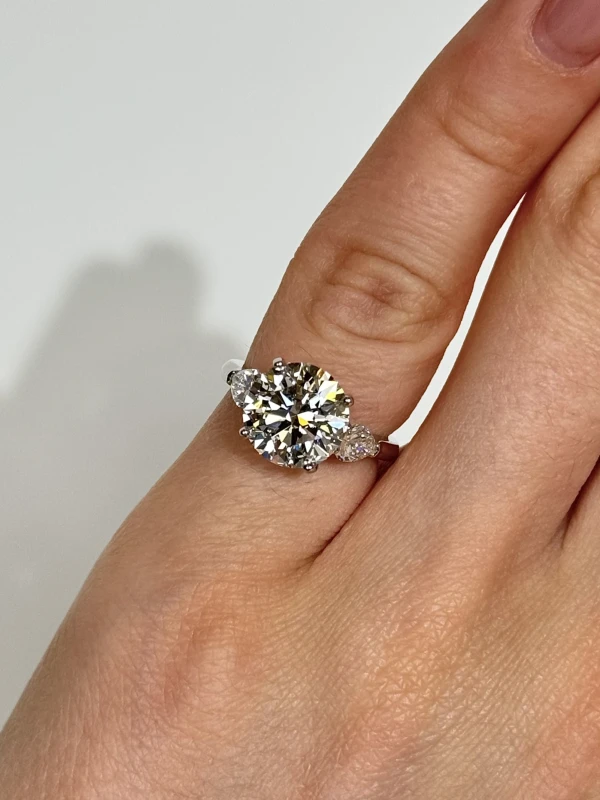 GRAFF ROUND DIAMOND 3.30 CT I/VS1 RING (GIA) GR3.30 4