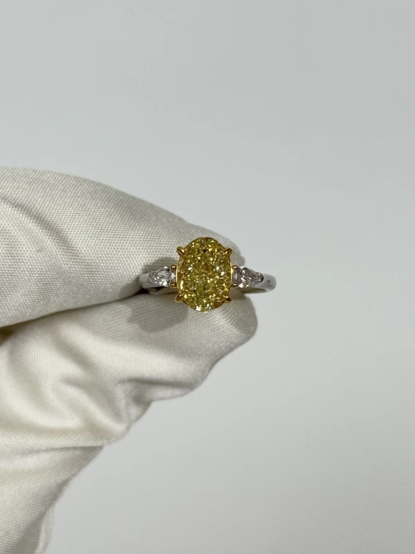 No name OVAL DIAMOND 3.00 FANCY YELLOW/VS2 RING (GIA) NN3.00FY/VS 2