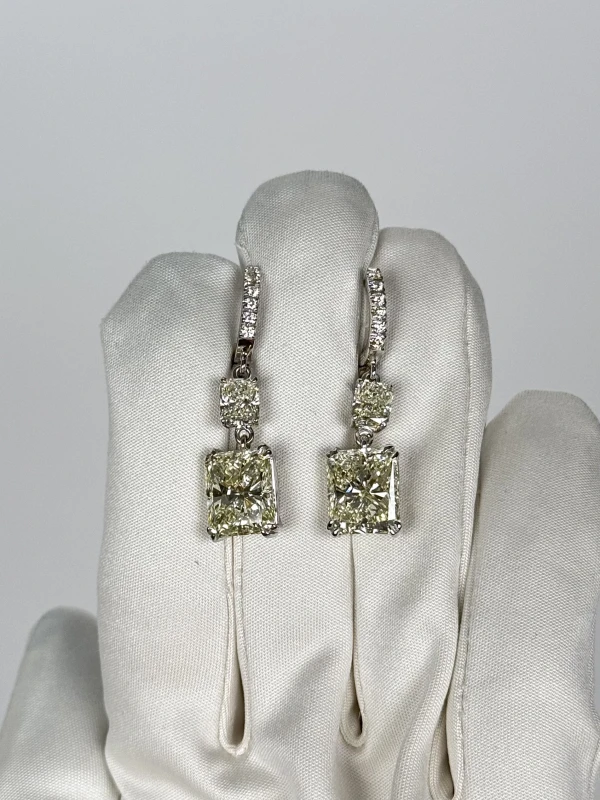 RalfDiamonds RADIANT DIAMOND 6.00 - 6.02 CT N/SI EARRINGS, WHITE GOLD 6.00-6.02 2