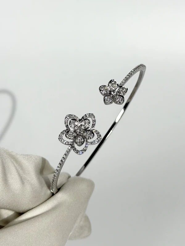 GRAFF WILD FLOWER TWIST DIAMOND BANGLE (SIZE M) RGB514 4