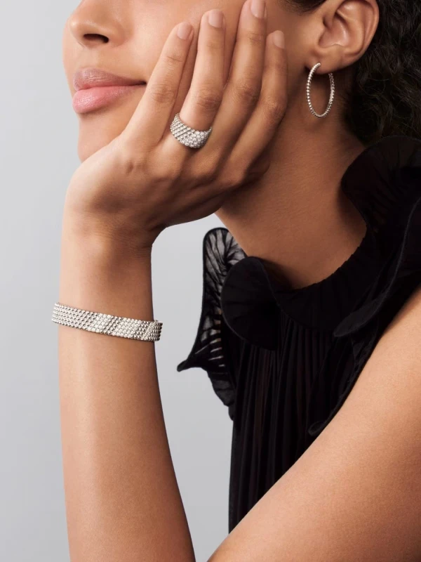 Van Cleef & Arpels. PERLEE PEARLS WHITE GOLD HOOP EARRINGS VCARN9PM00 2