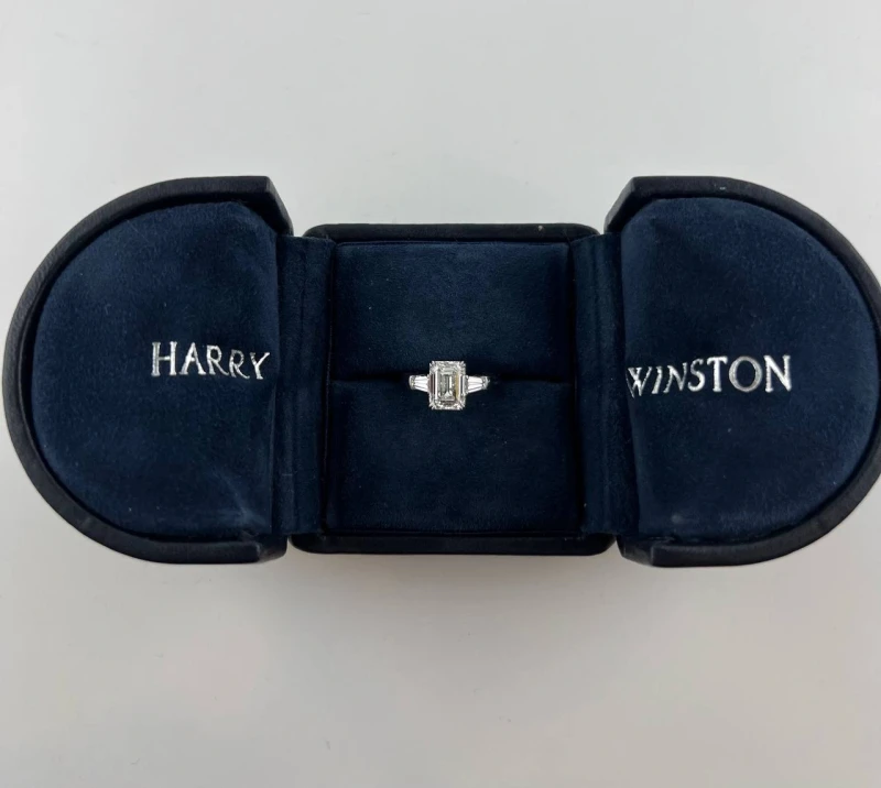 Harry Winston EMERALD DIAMOND 1.80 F/VVS1 RING HW 1,80F/VVS1 RING 5