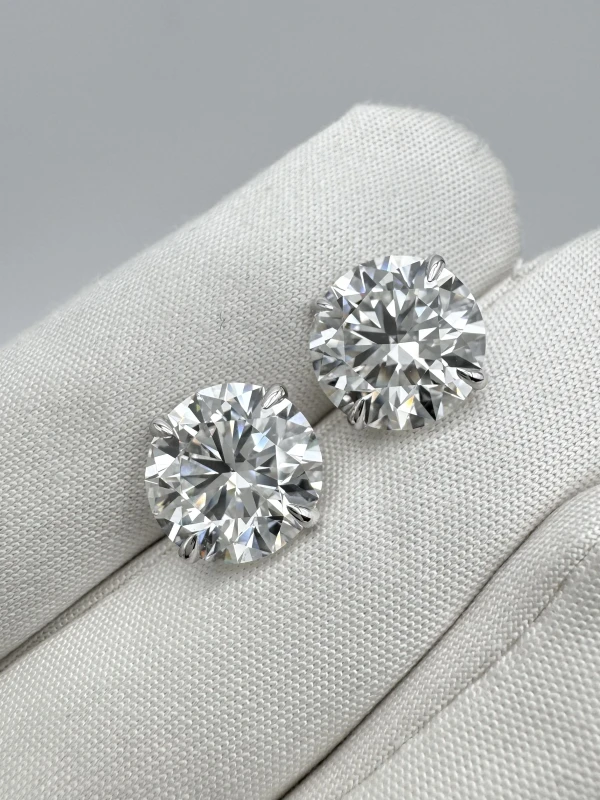 Earrings without a brand ROUND DIAMOND 4.16 - 4.16 CT G/VS1 EARRINGS (HRD) NN4.16-4.16 3