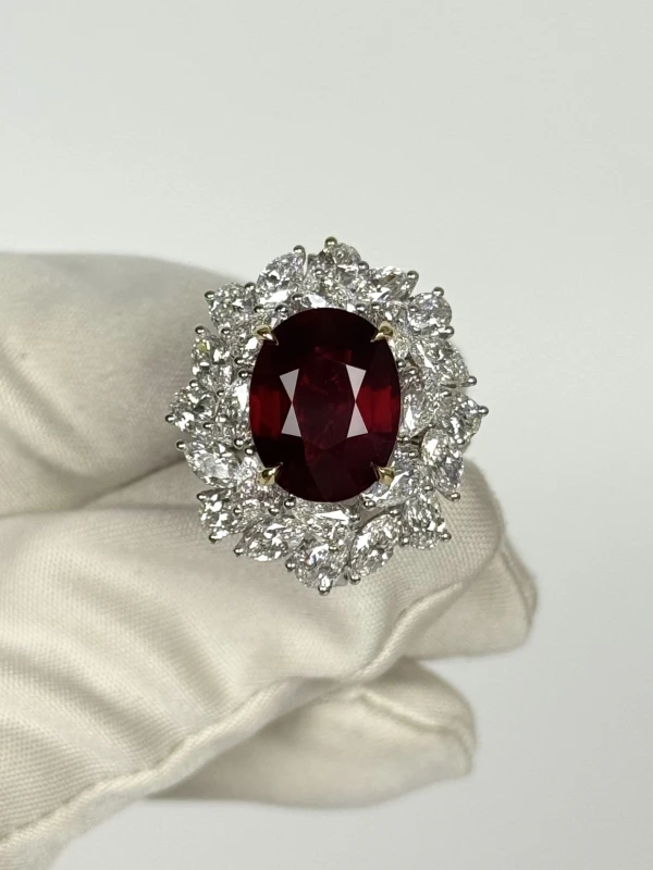 Earrings without a brand OVAL RUBY 8.04 CT PIGEON BLOOD RING (No hited) NN 8.04 RUBY 2