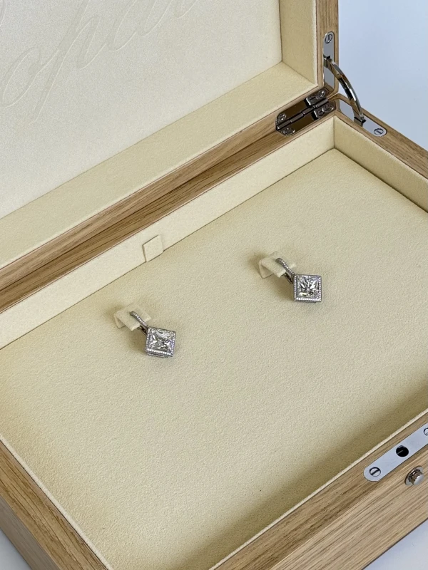 Chopard СЕРЬГИ С БРИЛЛИАНТАМИ 6.01 СТ I/VS1 - 6.02 CT J/VS1 830305-1001 6