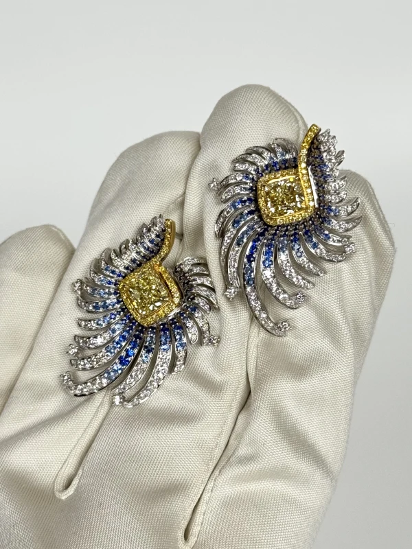 Earrings without a brand CUSHION DIAMONDS 1.53-1.66 CT FANCY YELLOW/VS NN1.53-1.66 CT FY/VS 4