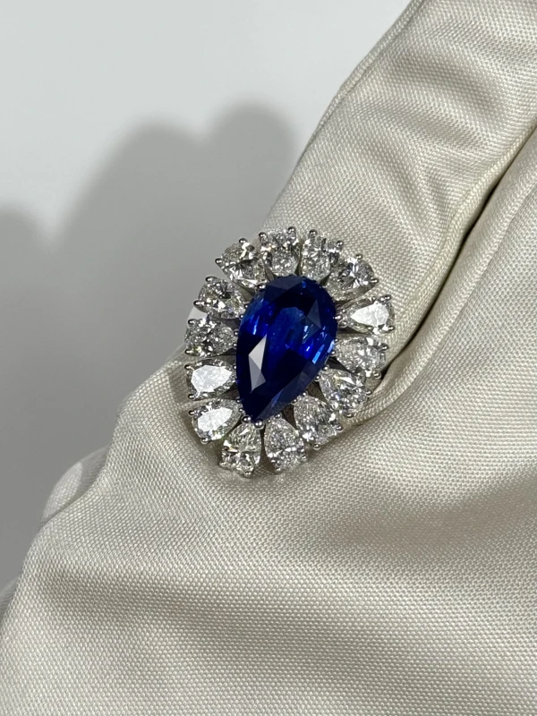 VERDI JEWELLERY КОЛЬЦО С САПФИРОМ 5.40 CT И БРИЛЛИАНТАМИ 3.37 СТ 5.40 CT 4