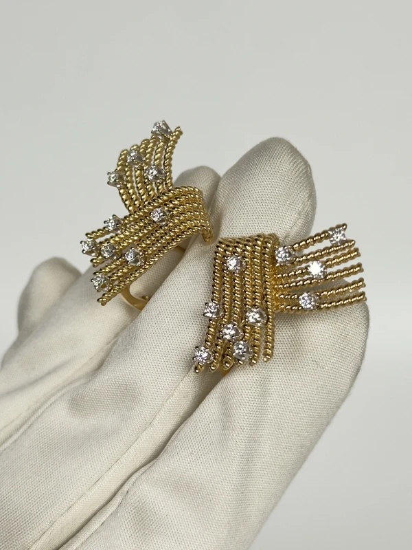 Tiffany & Co V Ear Clips in Yellow Gold and Platinum with Diamonds 19003965 4